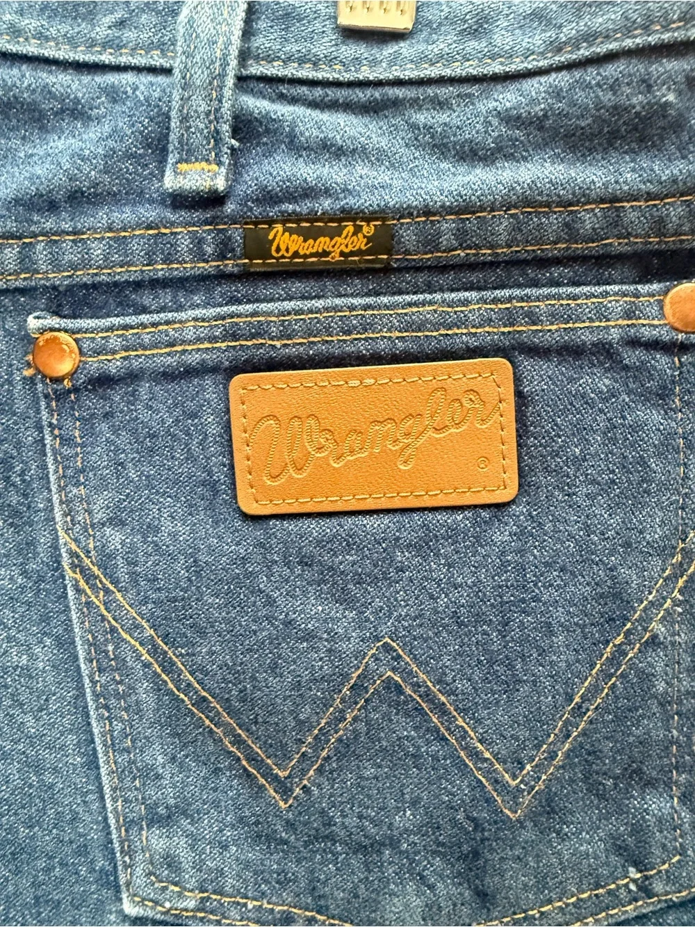 Wrangler Light Blue Denim Jeans - Straight Fit